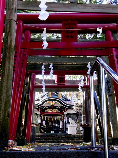 新屋山神社.JPG